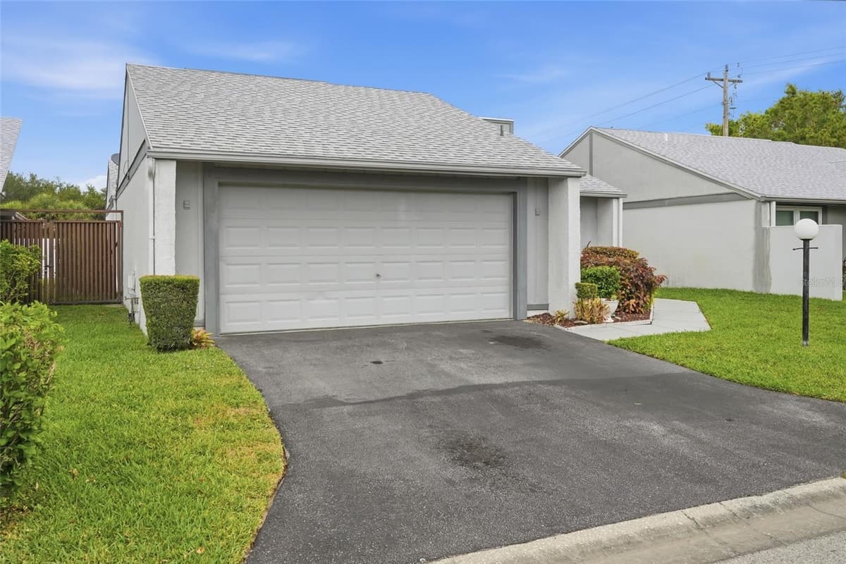 18441 ORANGECREST COURT — photo 3 of 39