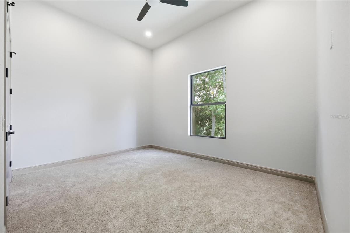 12623 PARK AVENUE — photo 39 of 87