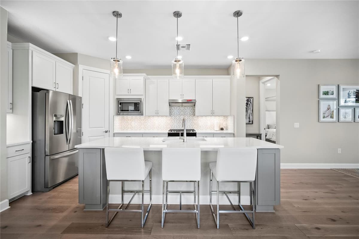 12537 AQUA RESERVE COURT — photo 13 of 47