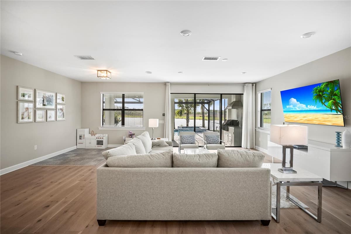 12537 AQUA RESERVE COURT — photo 8 of 47