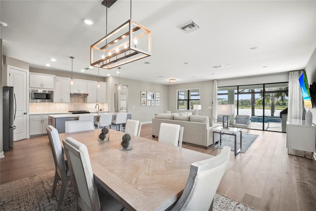 12537 AQUA RESERVE COURT — photo 11 of 47