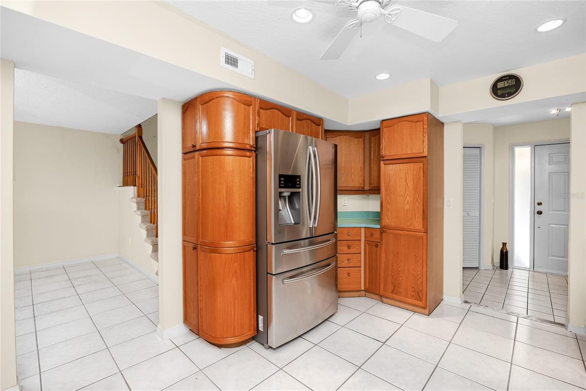 2566 BROOK LANE — photo 7 of 44