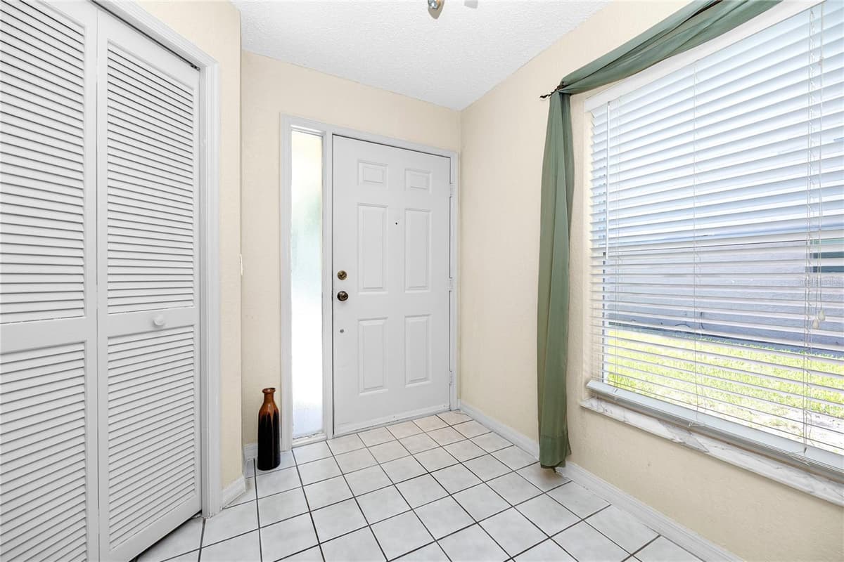 2566 BROOK LANE — photo 5 of 44