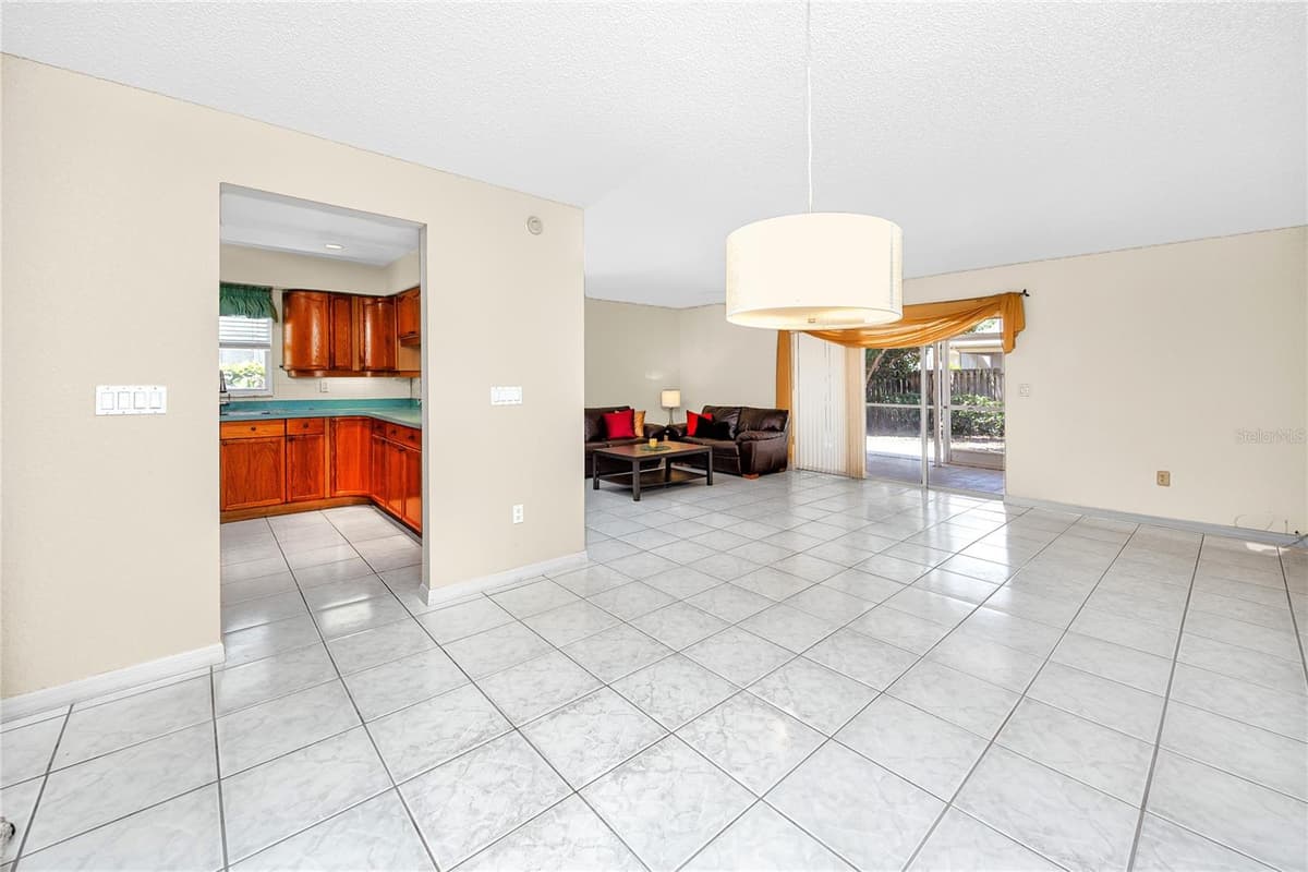 2566 BROOK LANE — photo 9 of 44