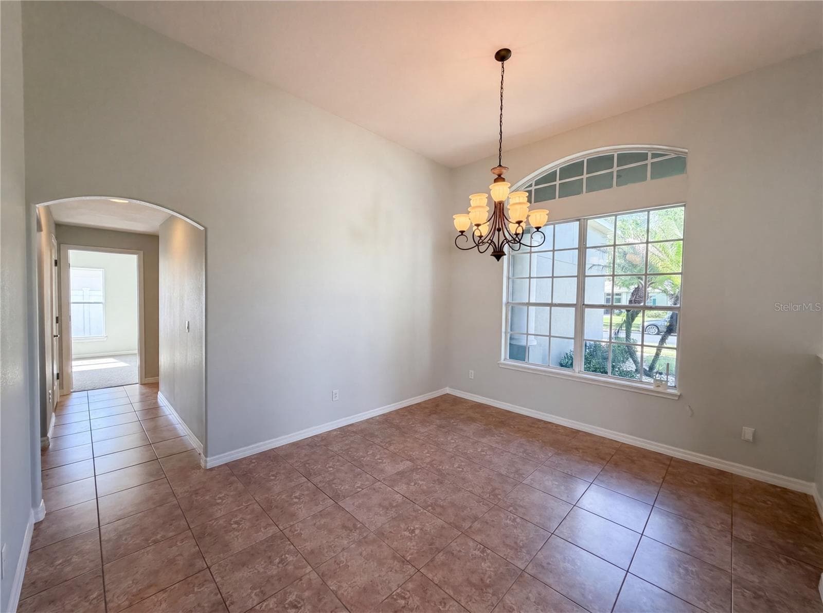 457 AMETHYST AVENUE — photo 7 of 27