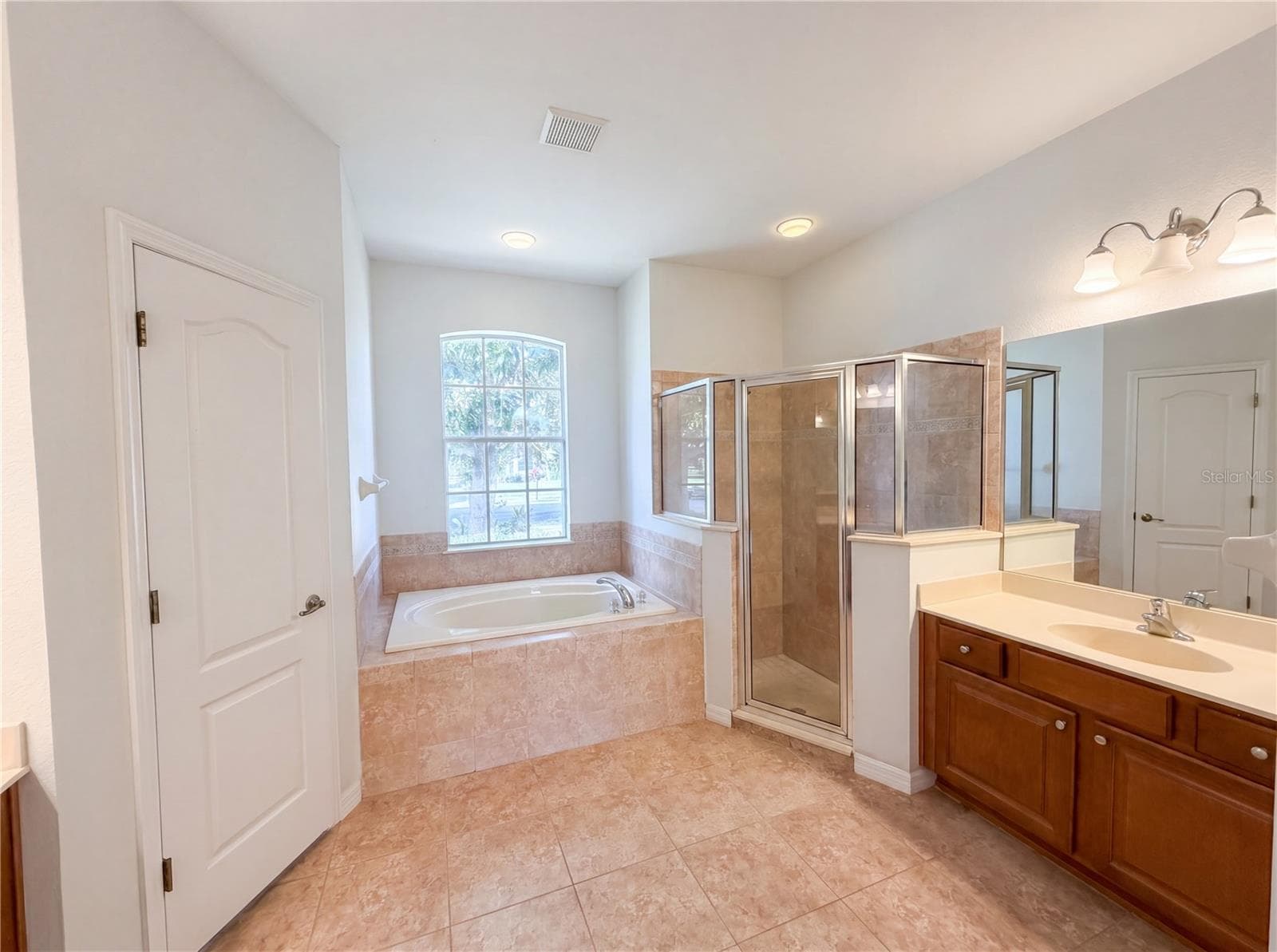 457 AMETHYST AVENUE — photo 6 of 27
