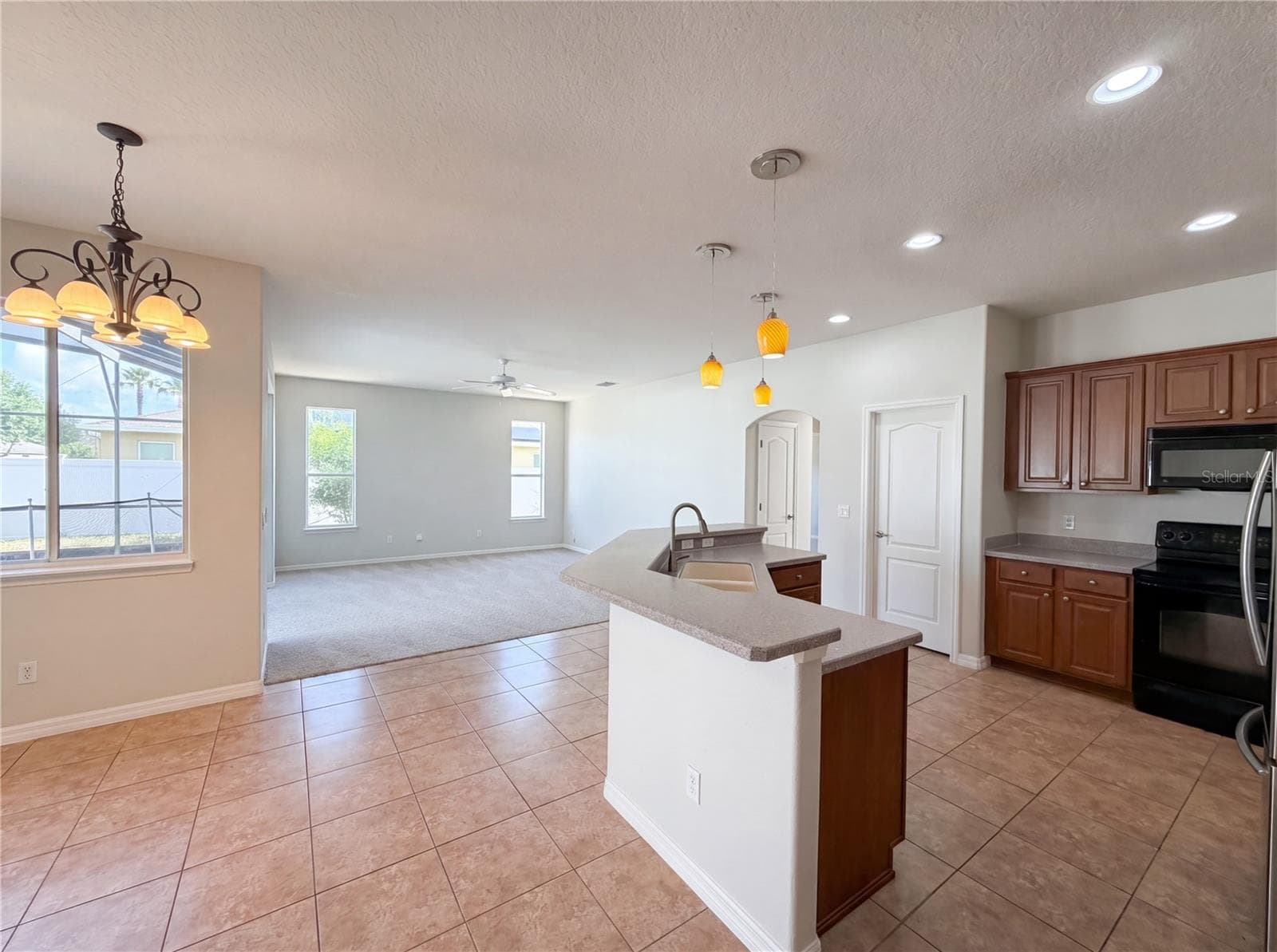 457 AMETHYST AVENUE — photo 8 of 27