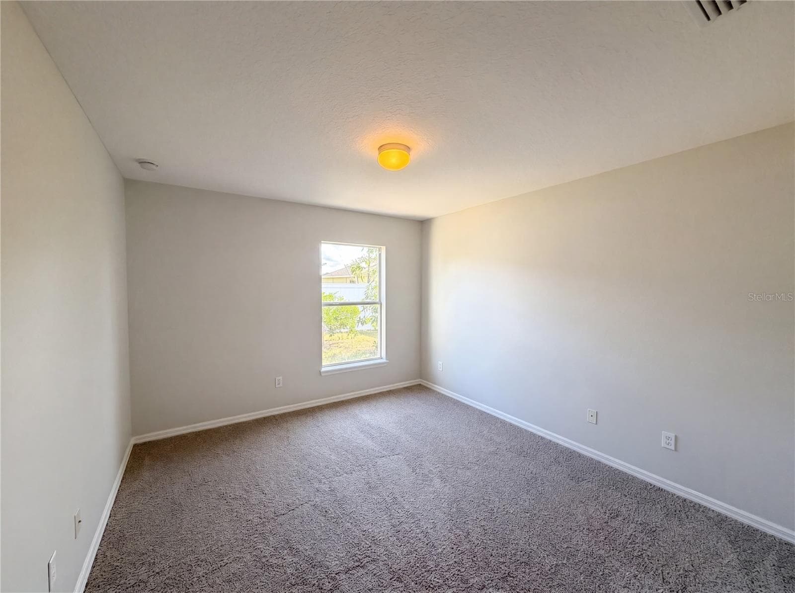 457 AMETHYST AVENUE — photo 14 of 27