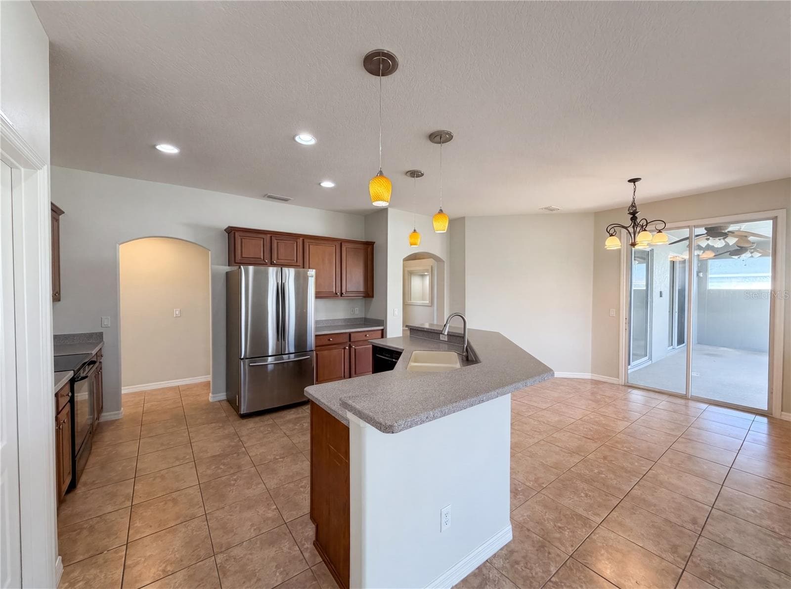 457 AMETHYST AVENUE — photo 9 of 27