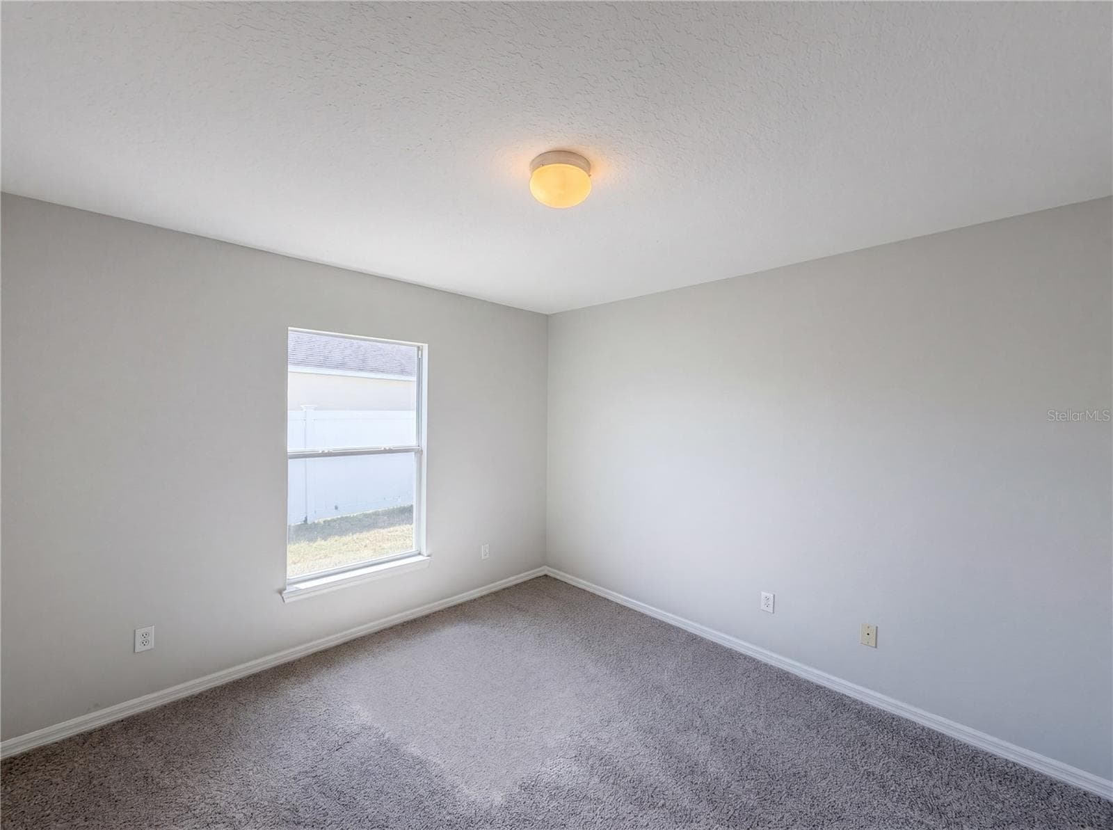 457 AMETHYST AVENUE — photo 12 of 27