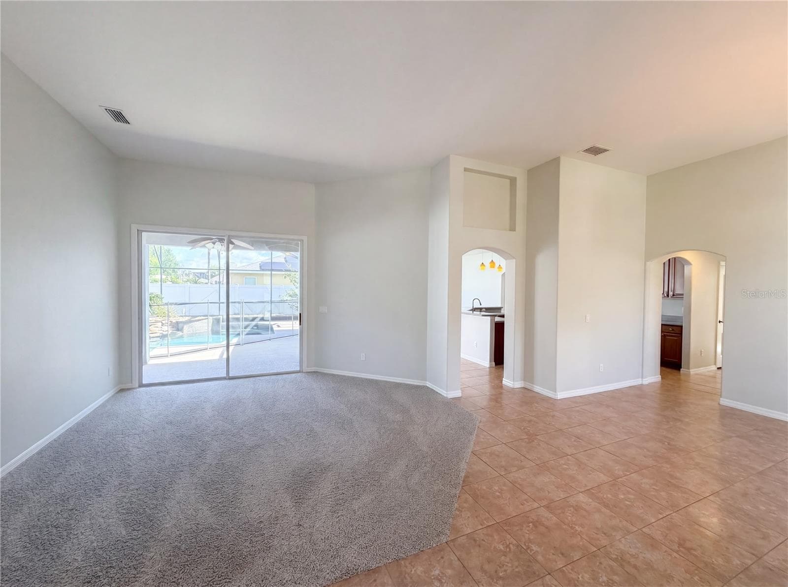 457 AMETHYST AVENUE — photo 3 of 27