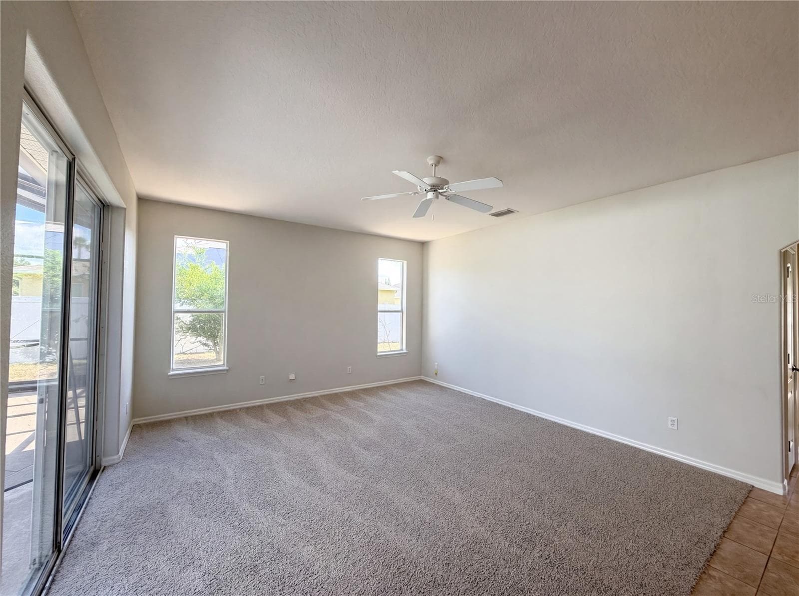 457 AMETHYST AVENUE — photo 10 of 27