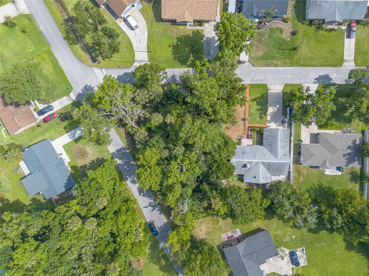 2433 CLAIRE AVENUE — photo 11 of 11