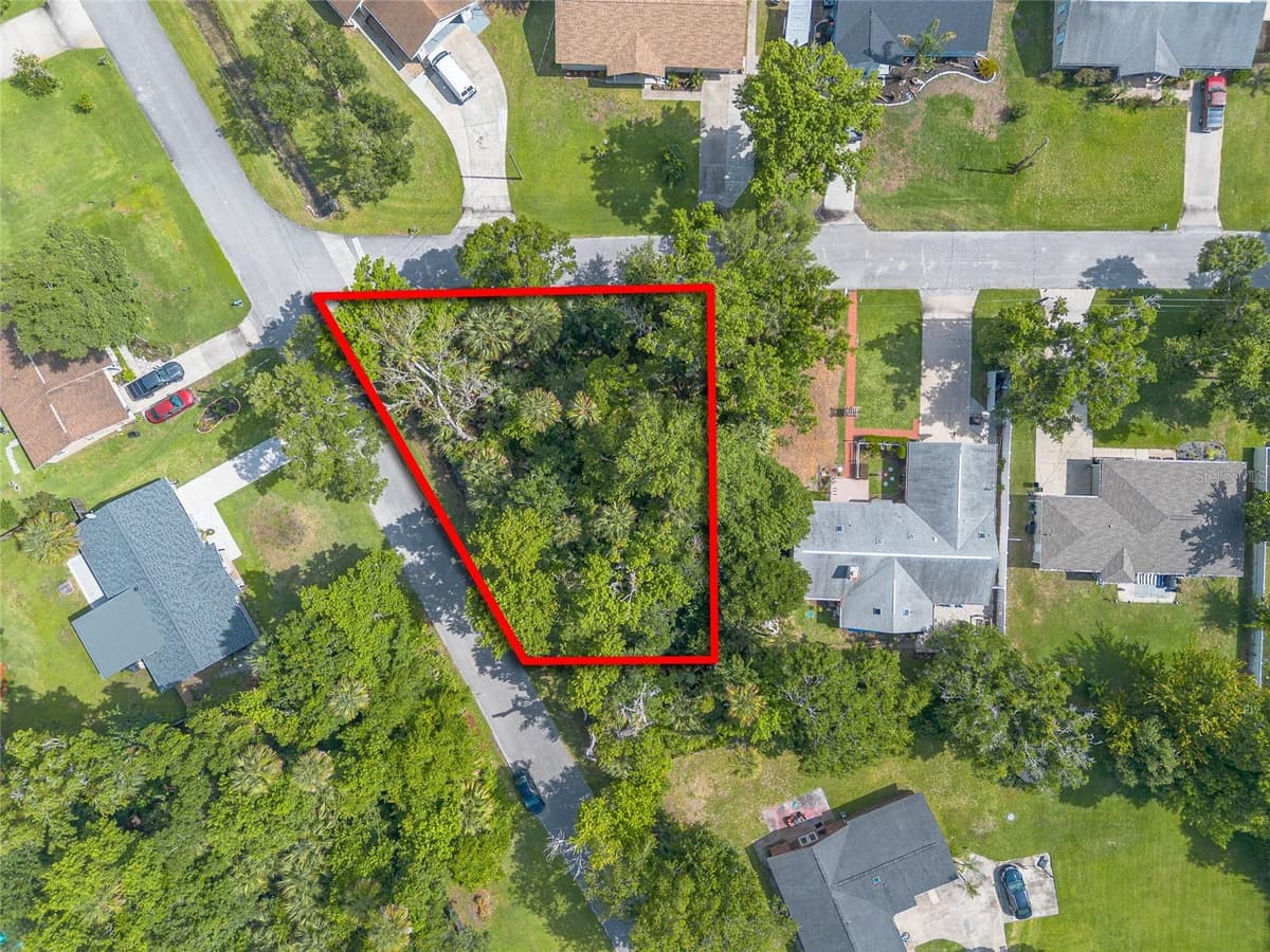 2433 CLAIRE AVENUE — photo 1 of 11