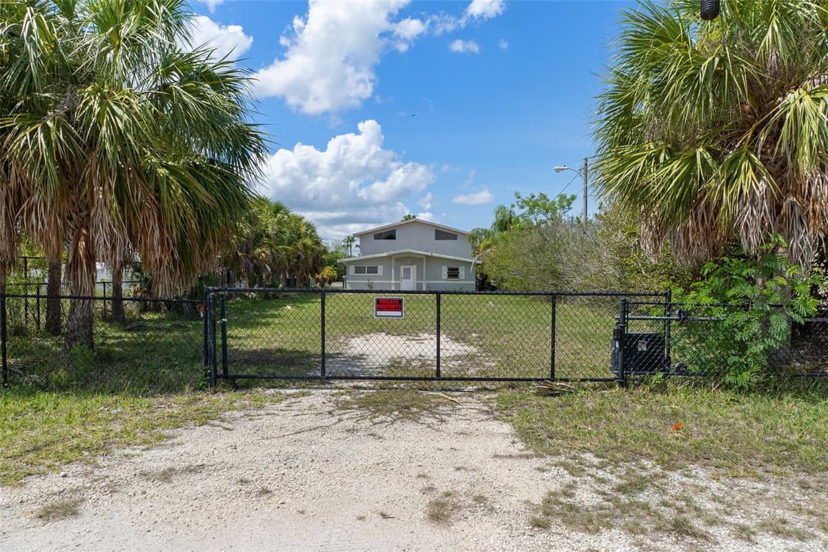 4178 PINE DALE COURT — photo 10 of 27