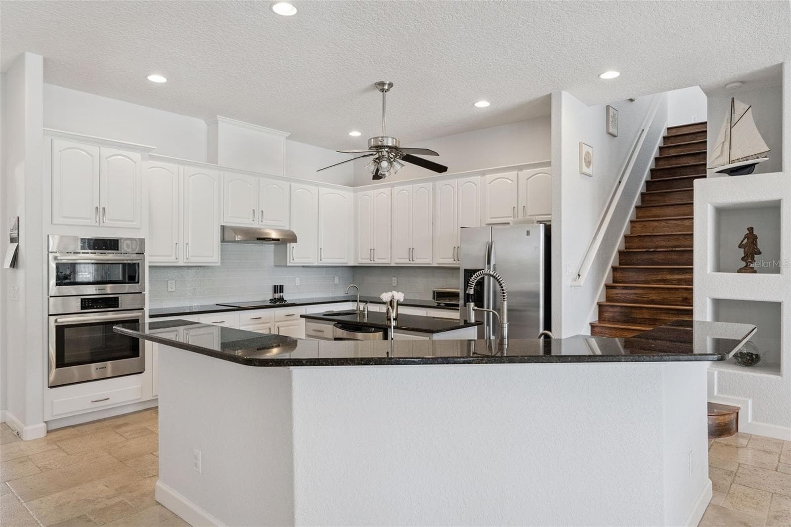 1700 LAKE ROBERTS COURT — photo 13 of 47