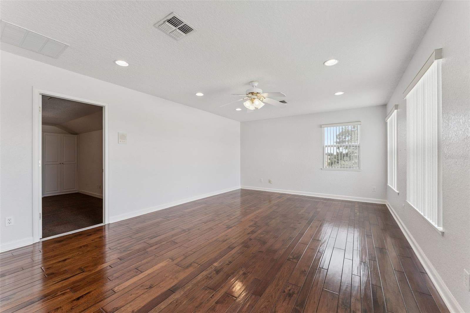 1700 LAKE ROBERTS COURT — photo 30 of 47