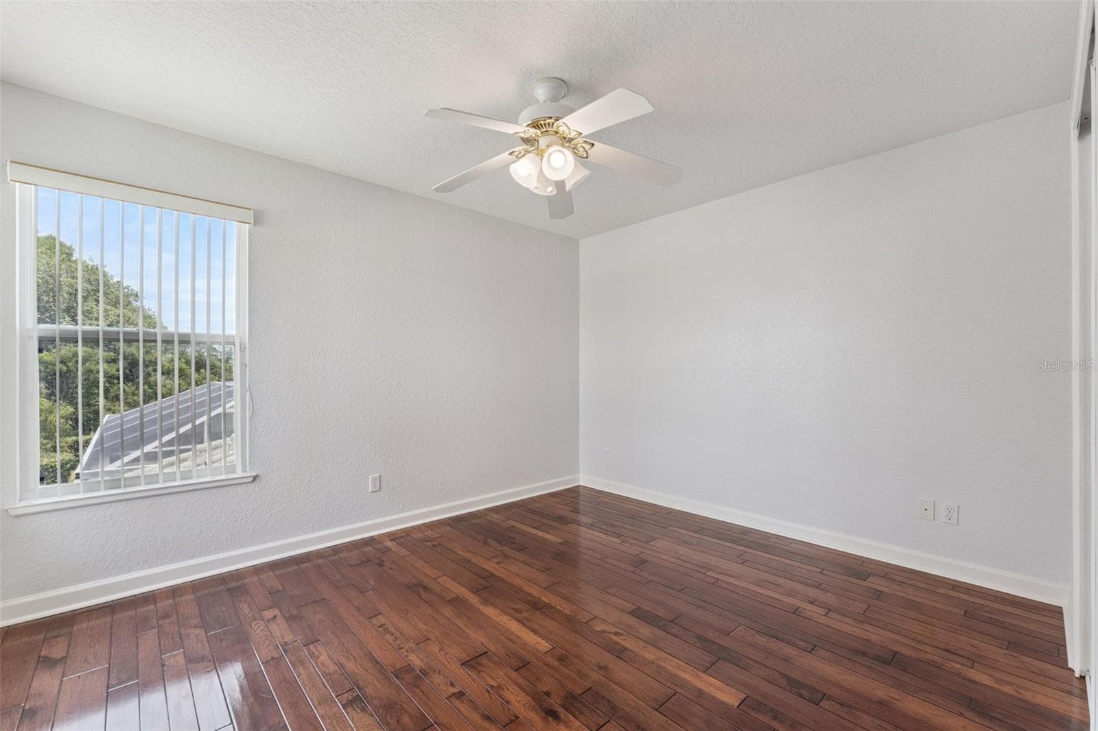 1700 LAKE ROBERTS COURT — photo 31 of 47
