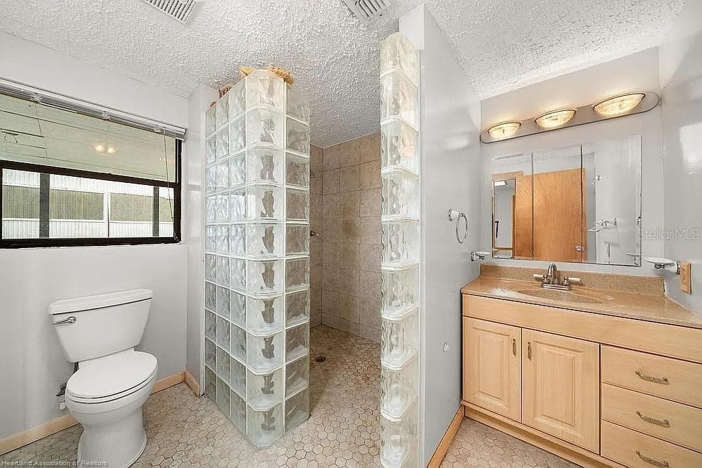 115 HEINLEY ROAD — photo 19 of 49