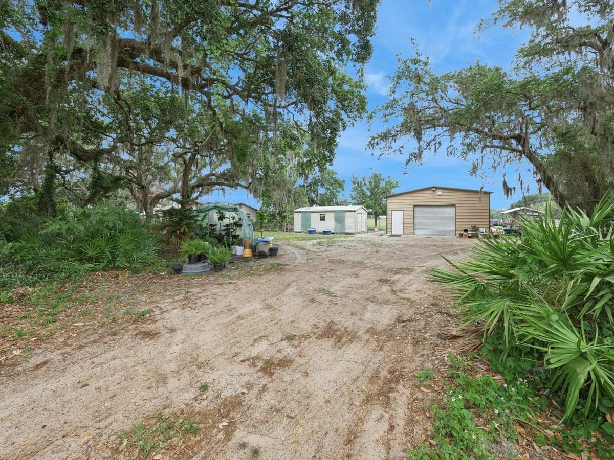 6001 MARTHAS LANE — photo 34 of 63
