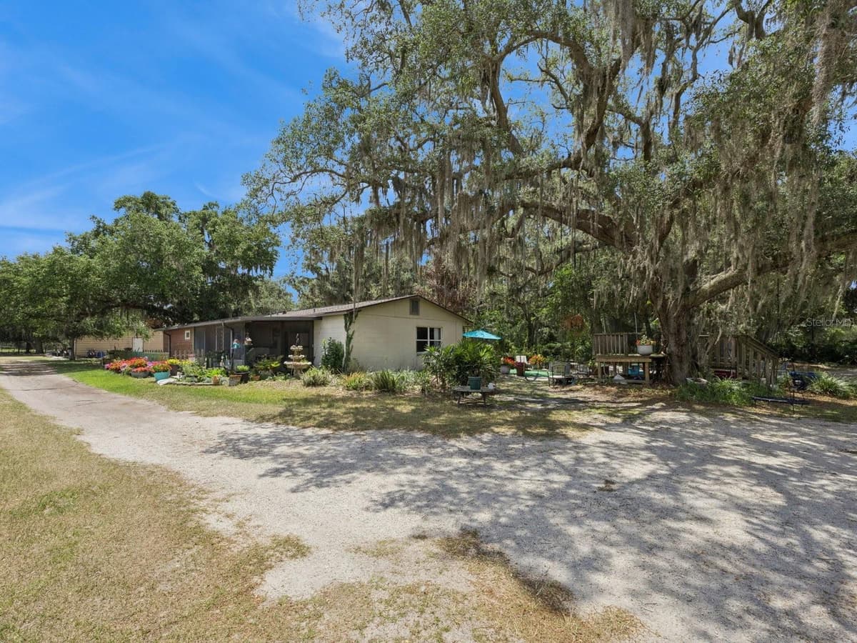 6001 MARTHAS LANE — photo 30 of 63