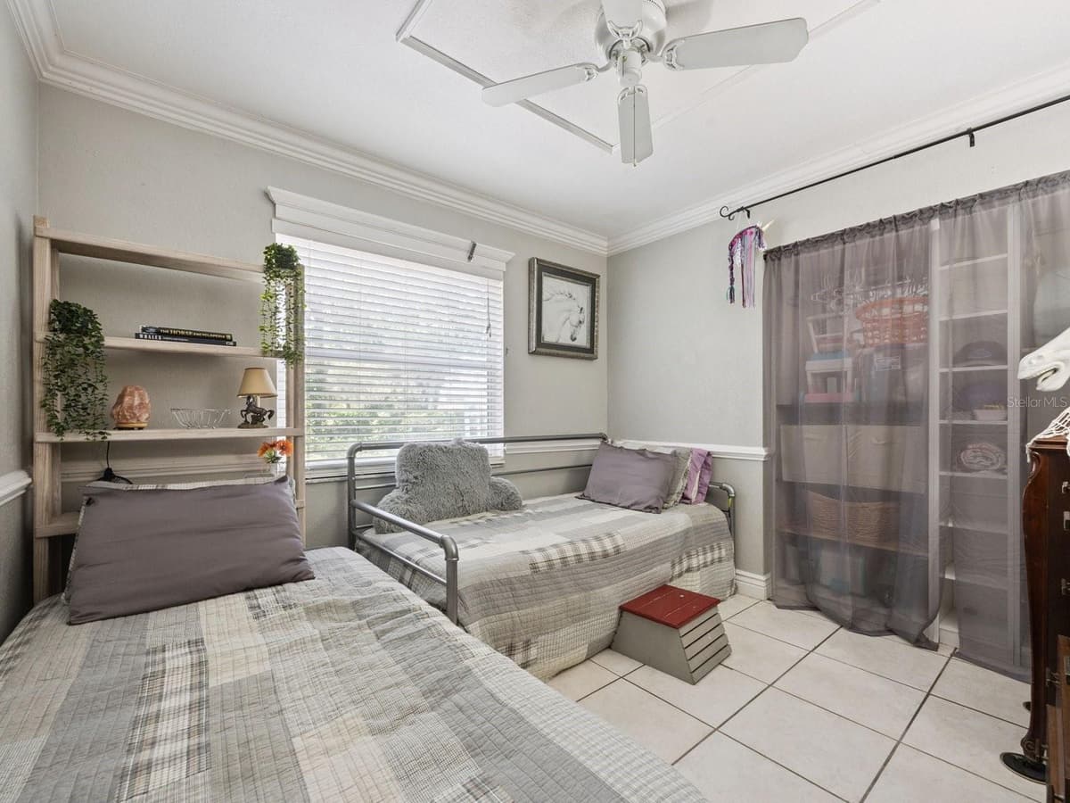 6001 MARTHAS LANE — photo 16 of 63