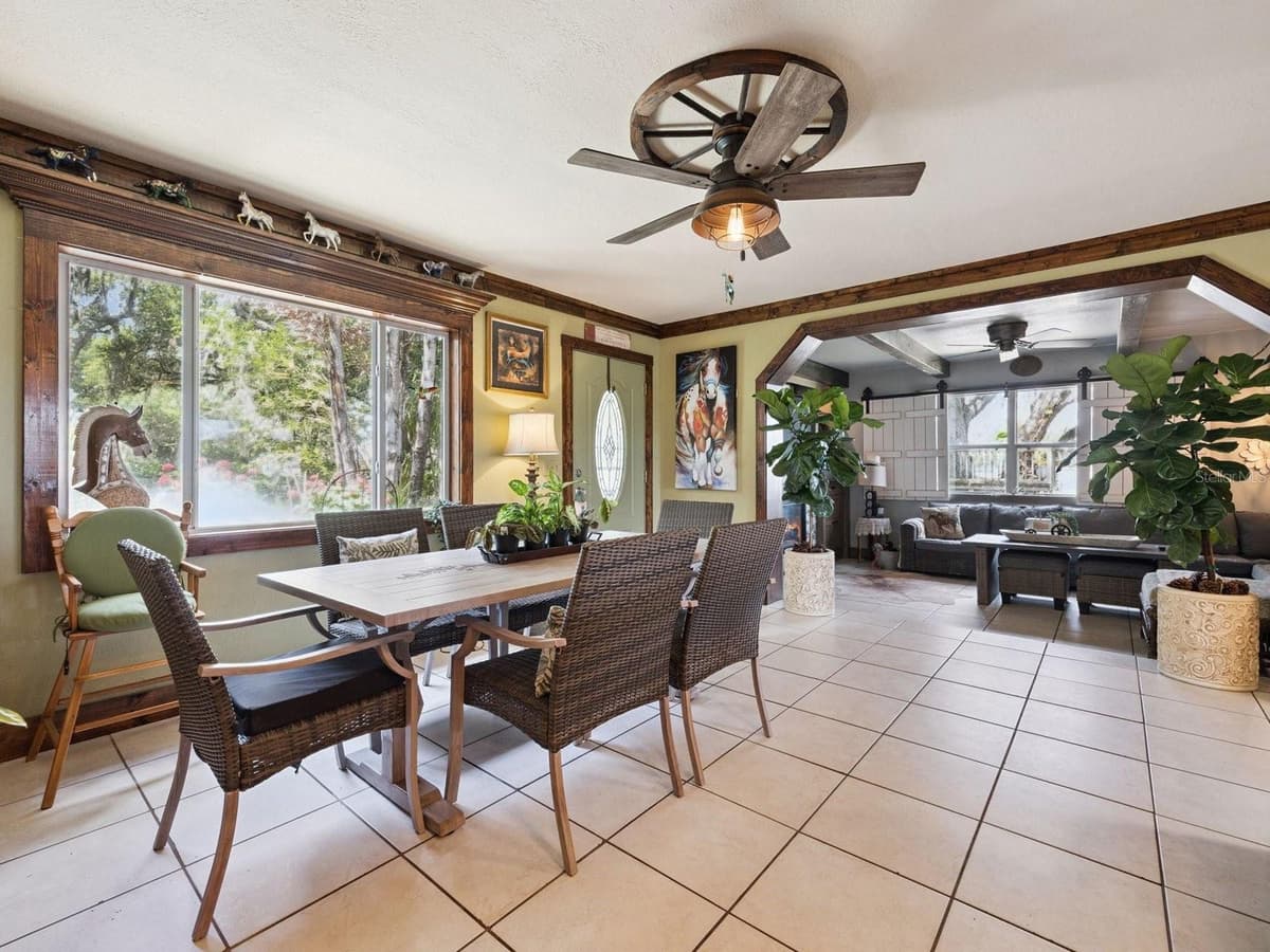 6001 MARTHAS LANE — photo 4 of 63