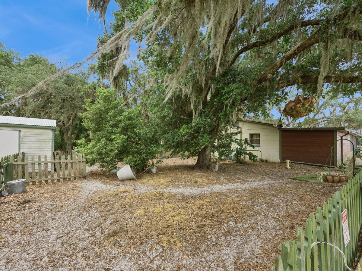6001 MARTHAS LANE — photo 35 of 63