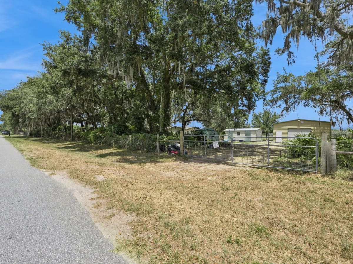 6001 MARTHAS LANE — photo 55 of 63