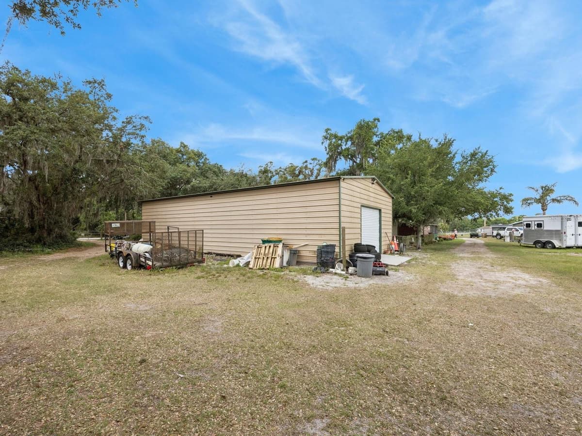 6001 MARTHAS LANE — photo 32 of 63