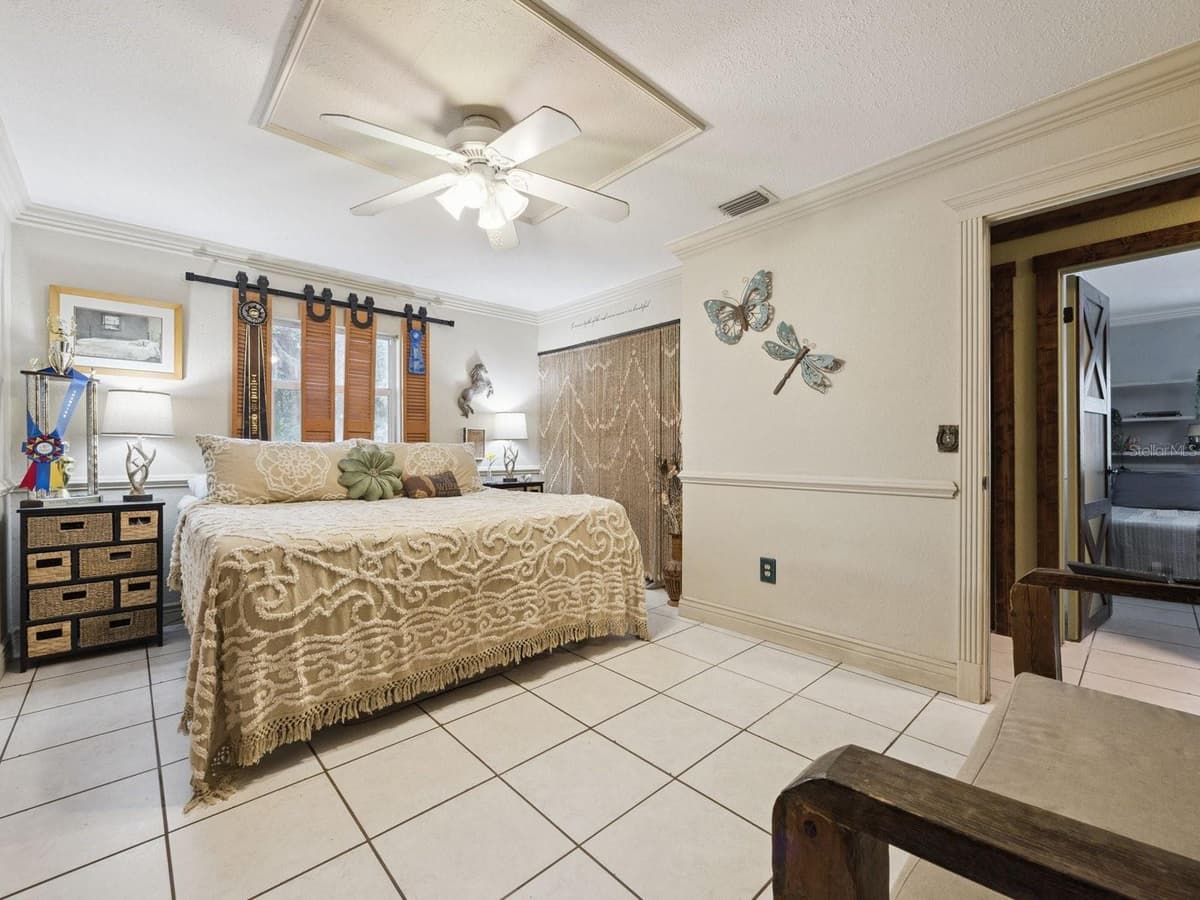 6001 MARTHAS LANE — photo 14 of 63