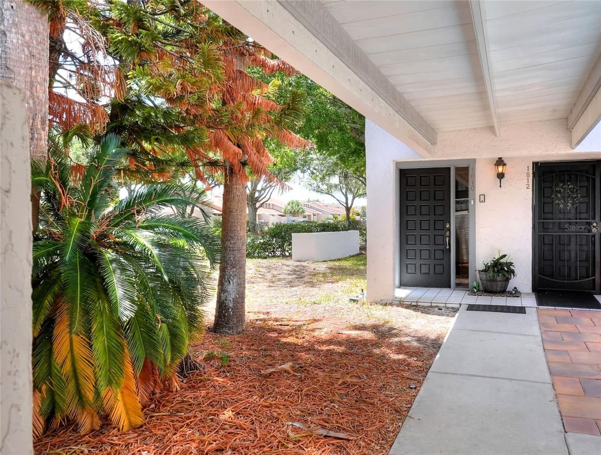 1810 VILLAGE CT — photo 10 of 55