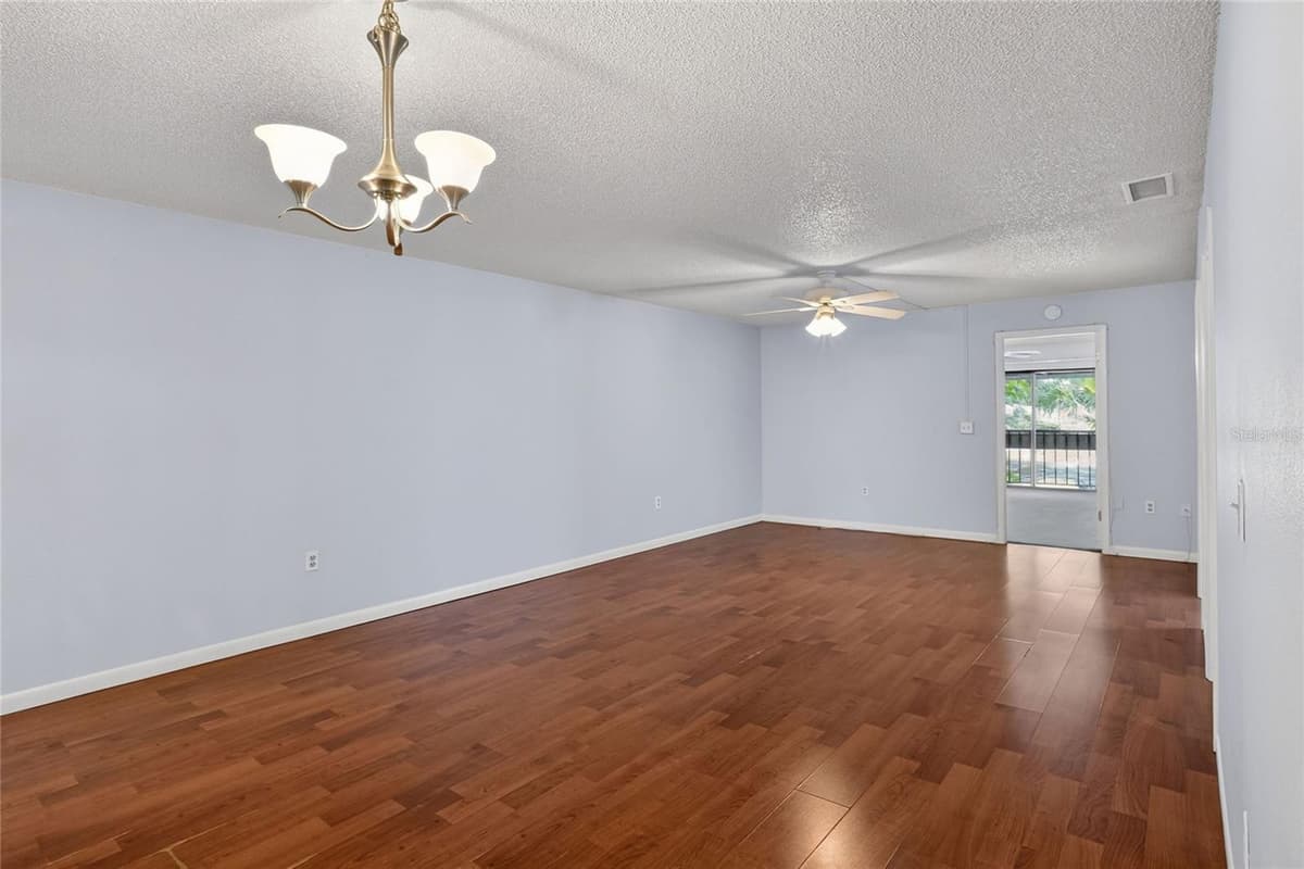 1810 VILLAGE CT — photo 16 of 55