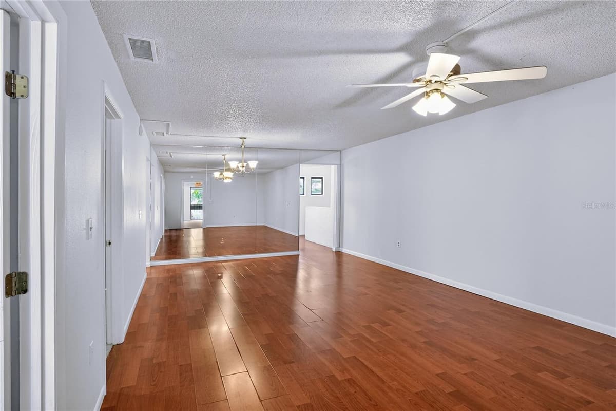 1810 VILLAGE CT — photo 15 of 55