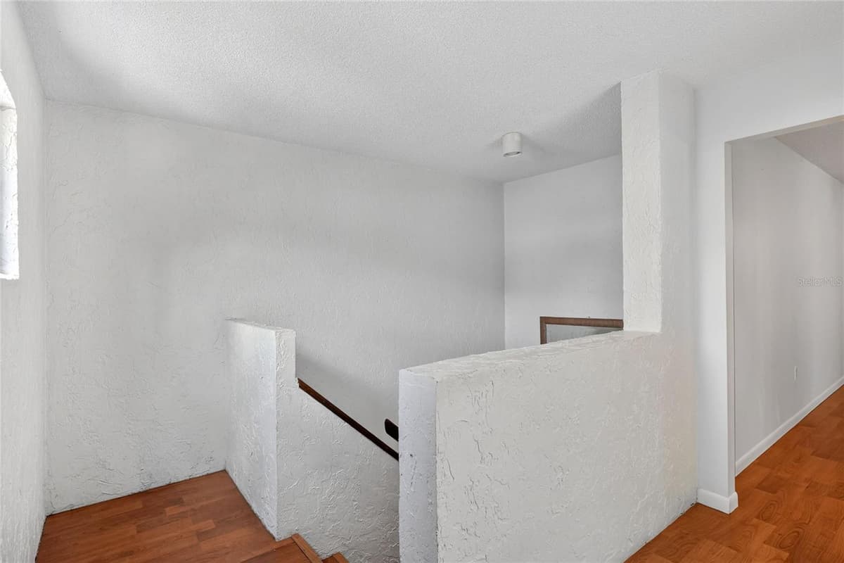 1810 VILLAGE CT — photo 14 of 55