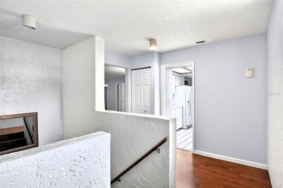 1810 VILLAGE CT — photo 13 of 55