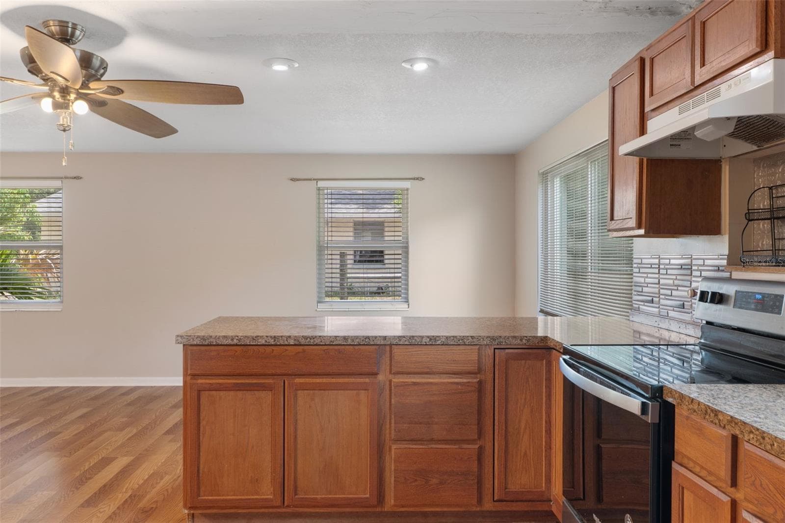 7741 SPANISH TRAIL — photo 15 of 39
