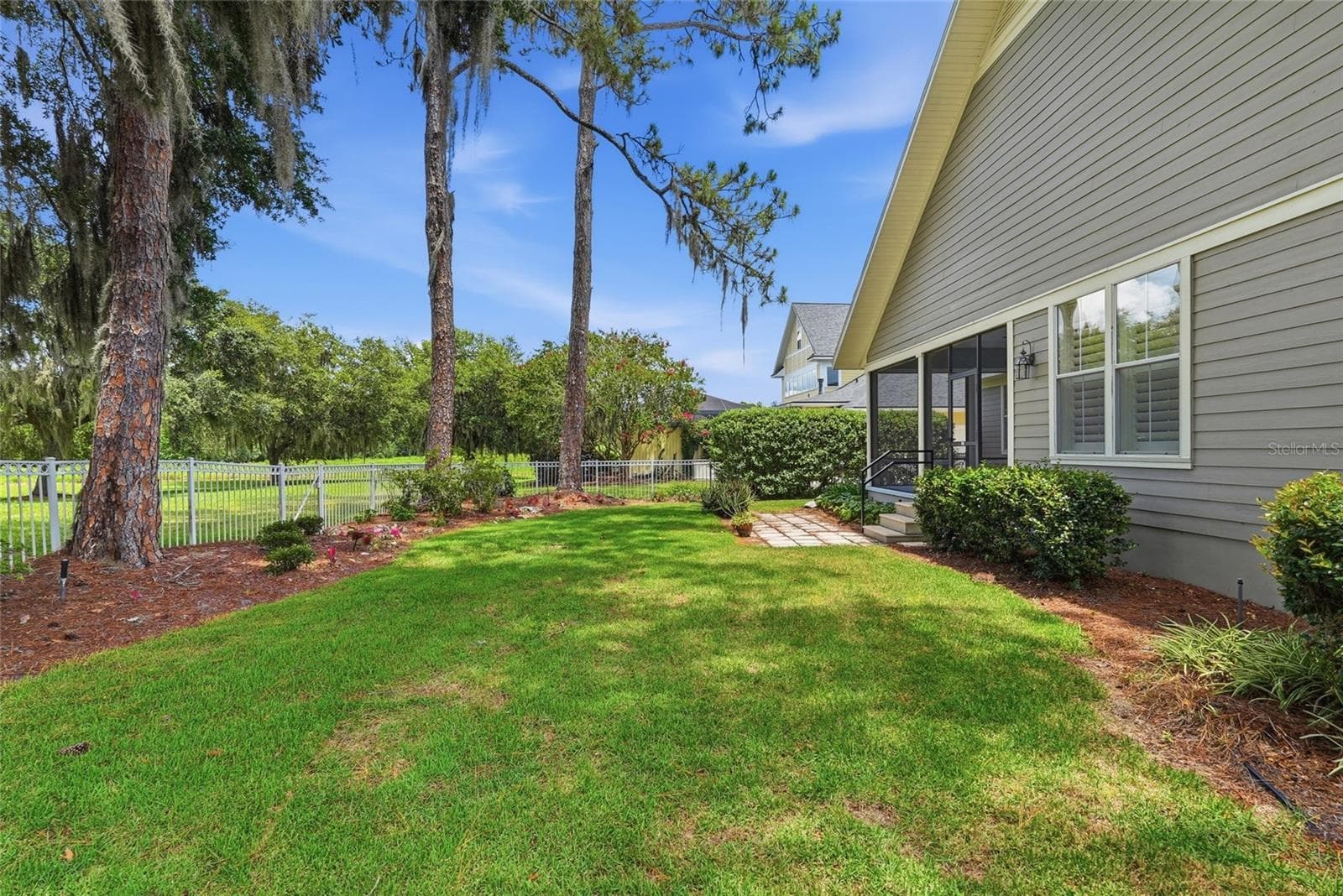 3926 69TH AVENUE — photo 39 of 52