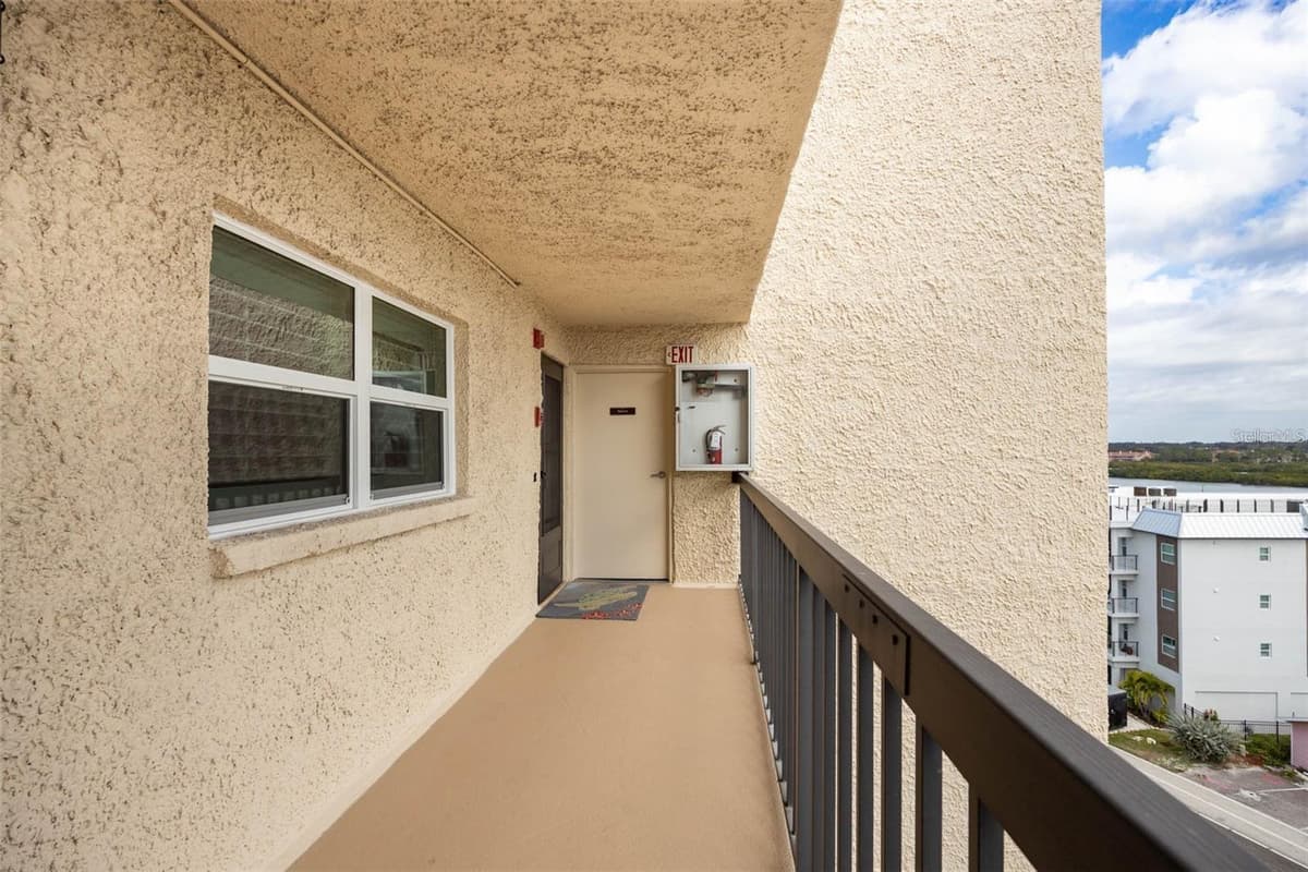 19450 GULF BOULEVARD — photo 2 of 28