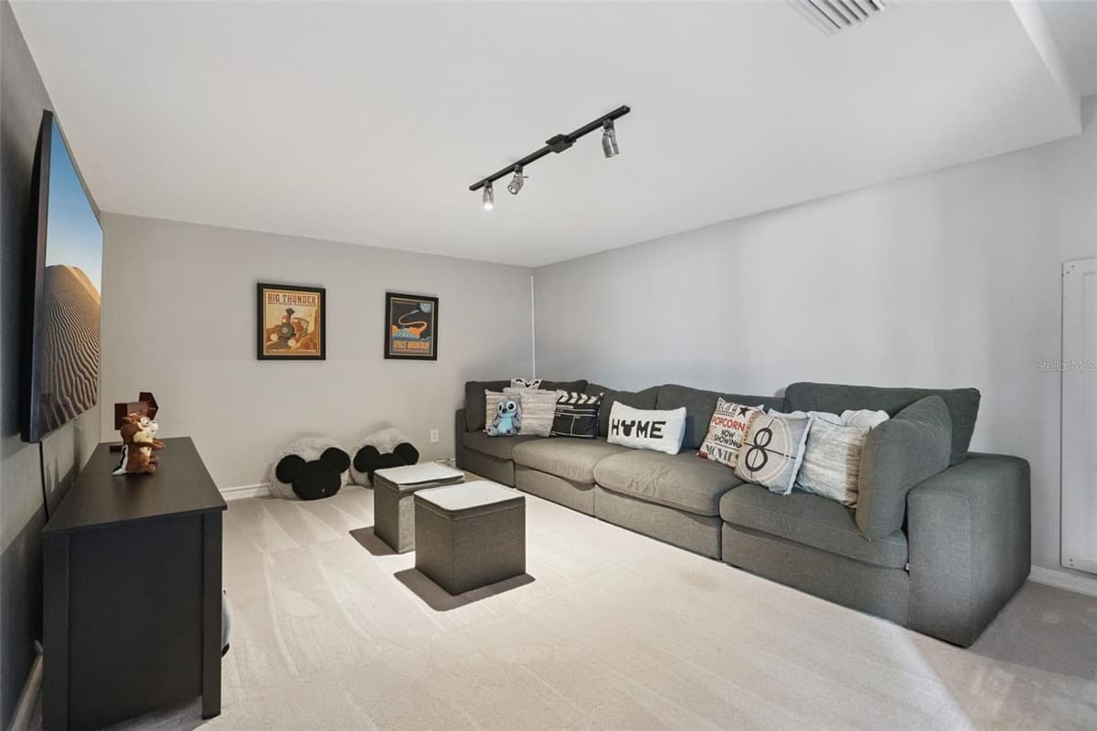 908 CROTON ROAD — photo 47 of 86