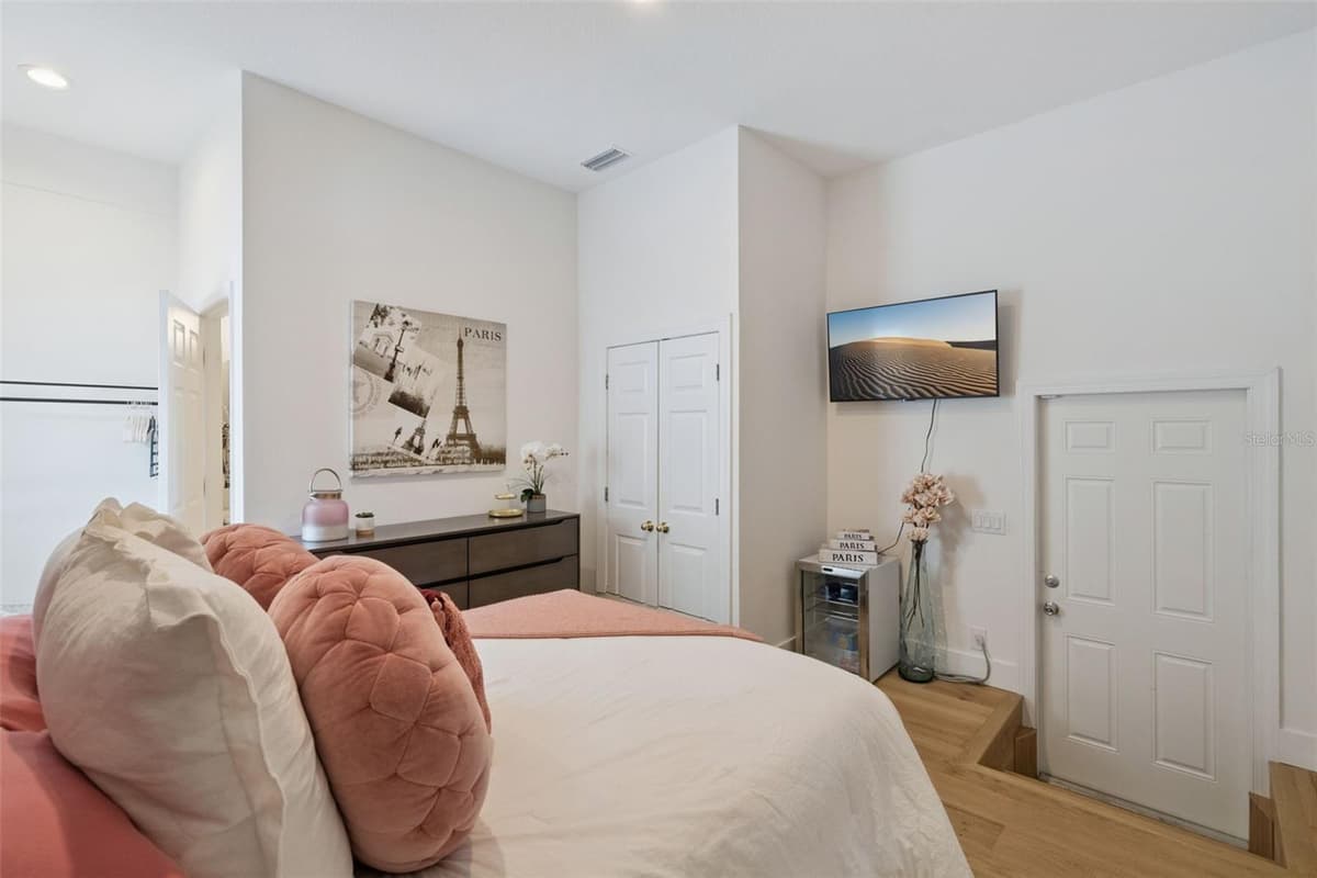 908 CROTON ROAD — photo 48 of 86