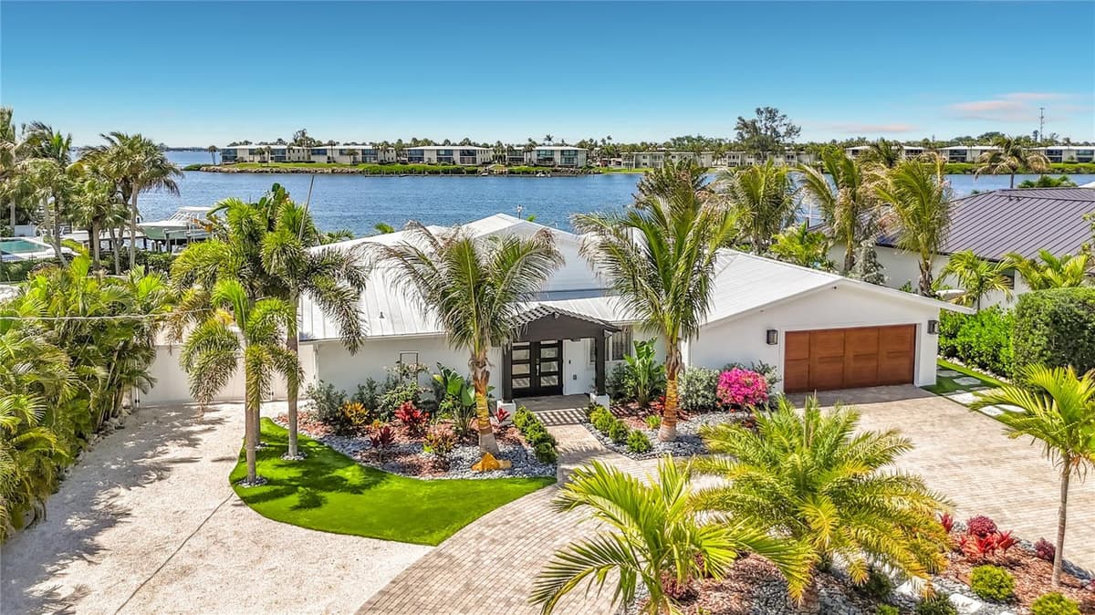 605 KEY ROYALE DRIVE — photo 3 of 98