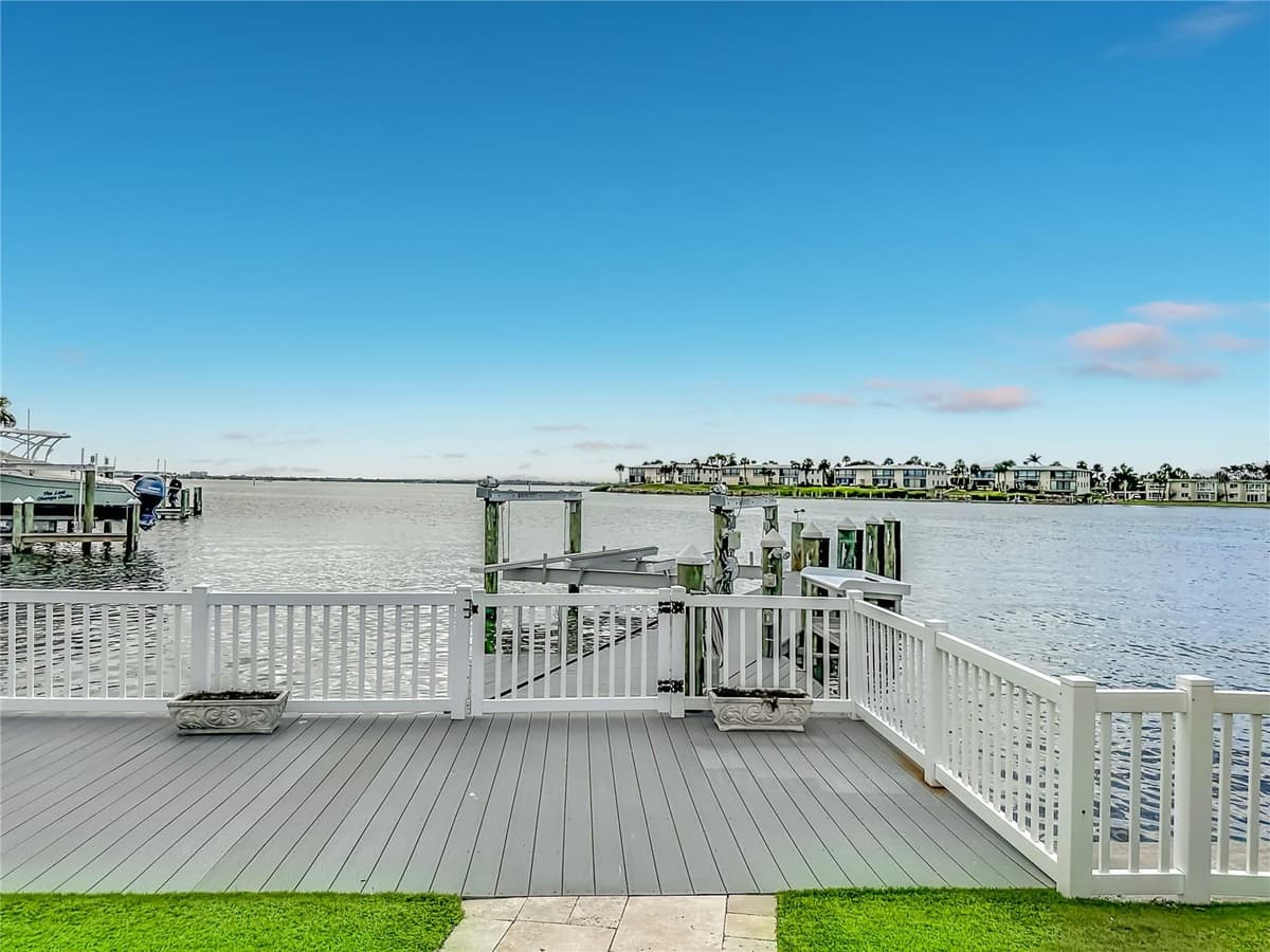 605 KEY ROYALE DRIVE — photo 18 of 98