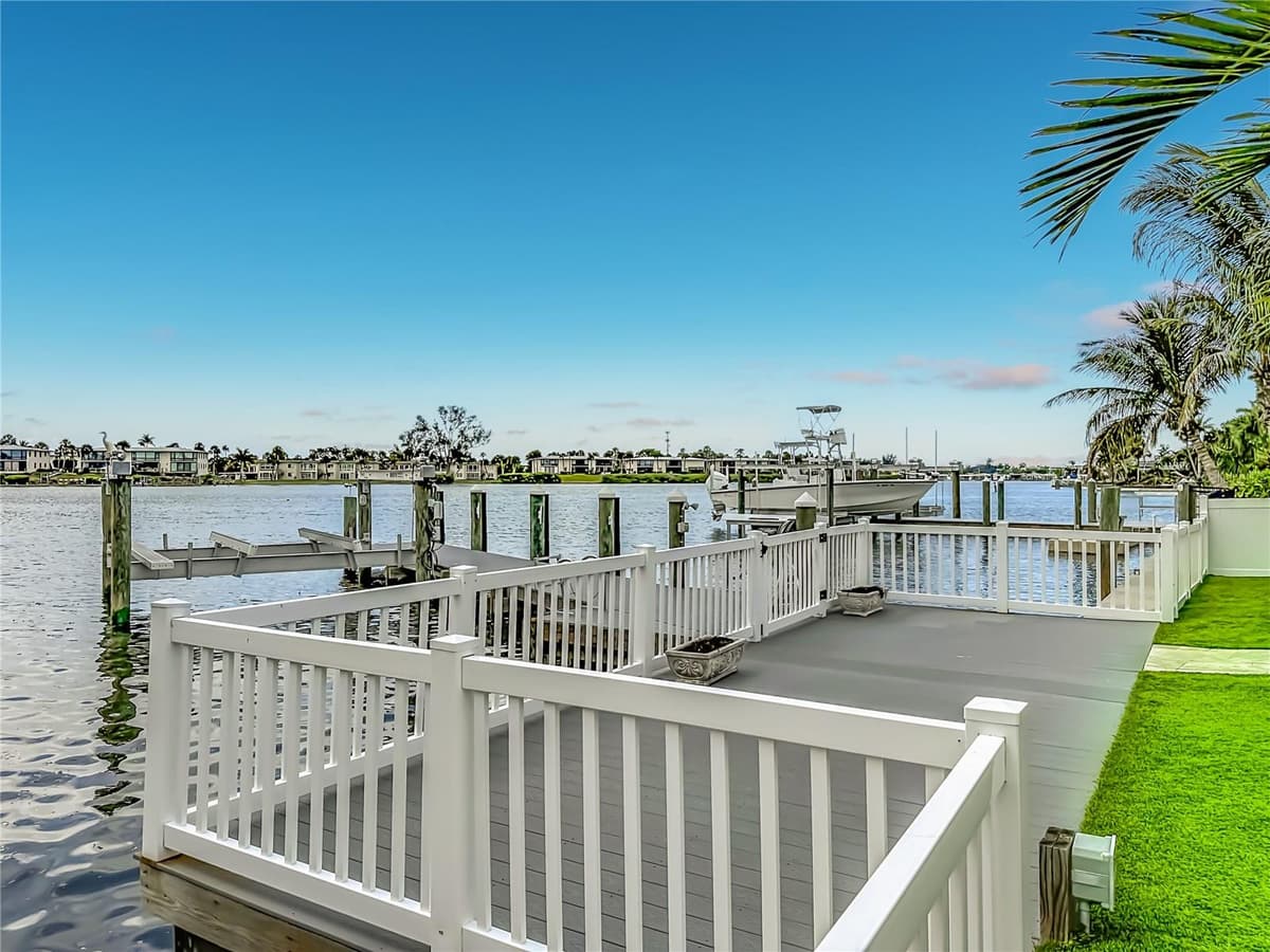 605 KEY ROYALE DRIVE — photo 17 of 98