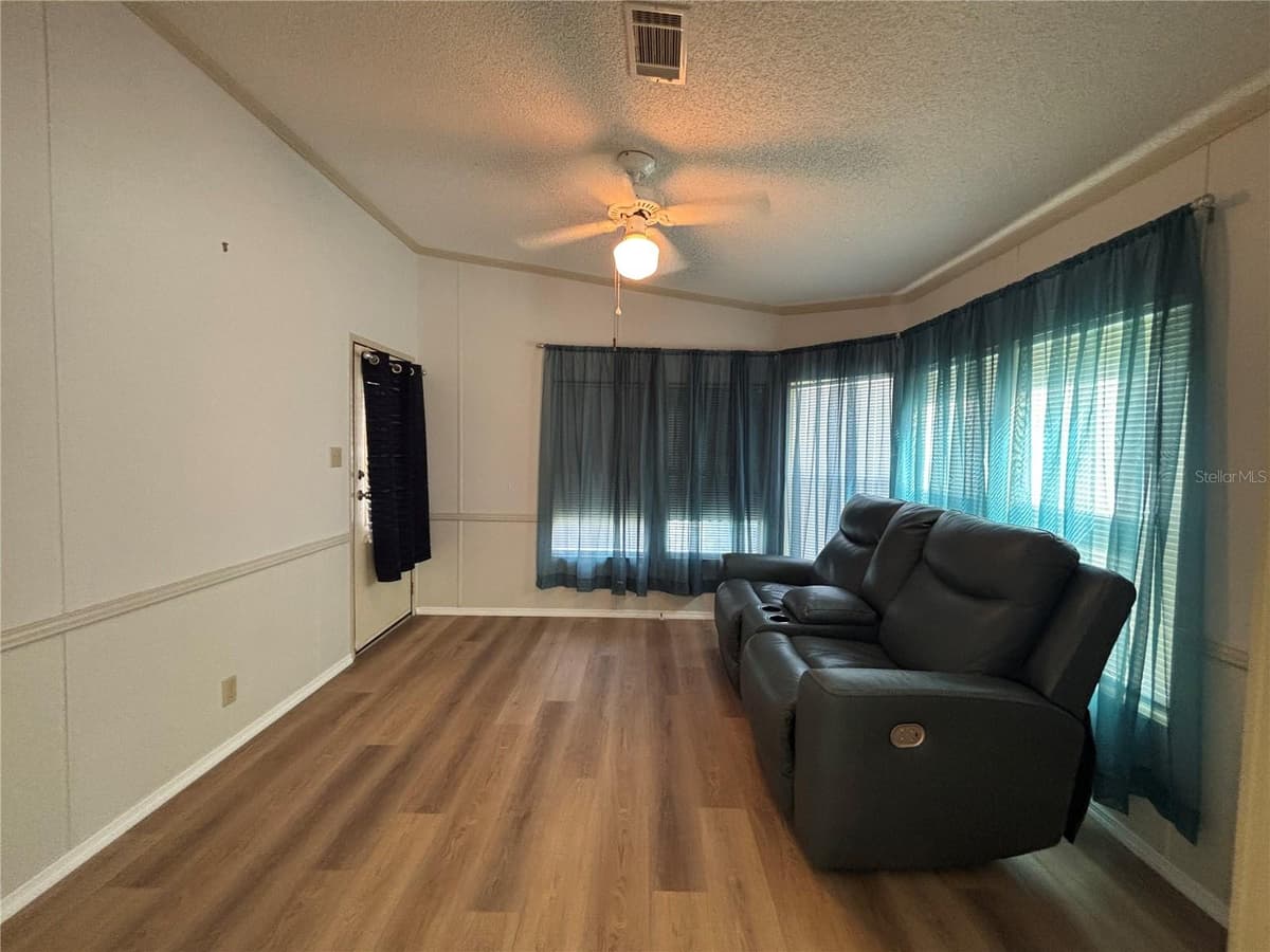 3945 CITRUS CIRCLE — photo 11 of 26