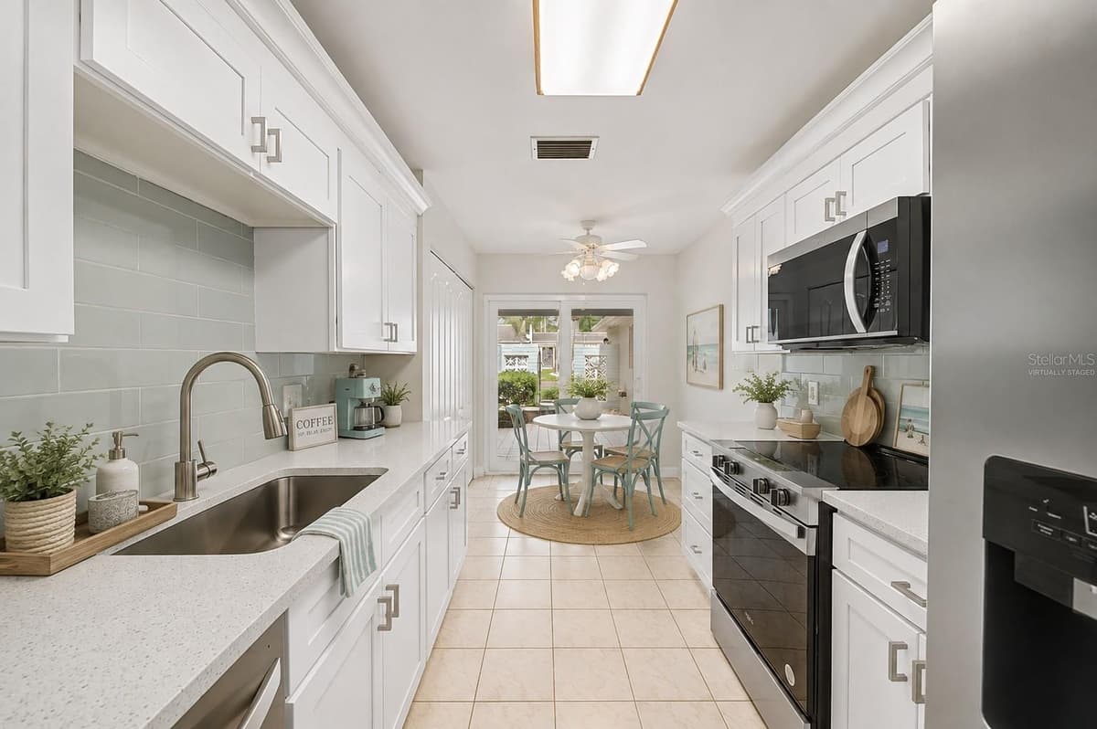 144 BOCA CIEGA POINT BOULEVARD — photo 4 of 45