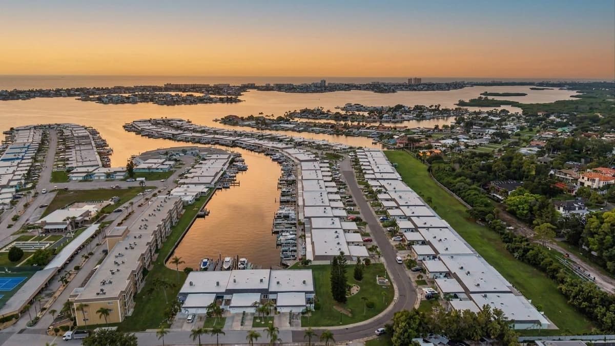 144 BOCA CIEGA POINT BOULEVARD — photo 43 of 45