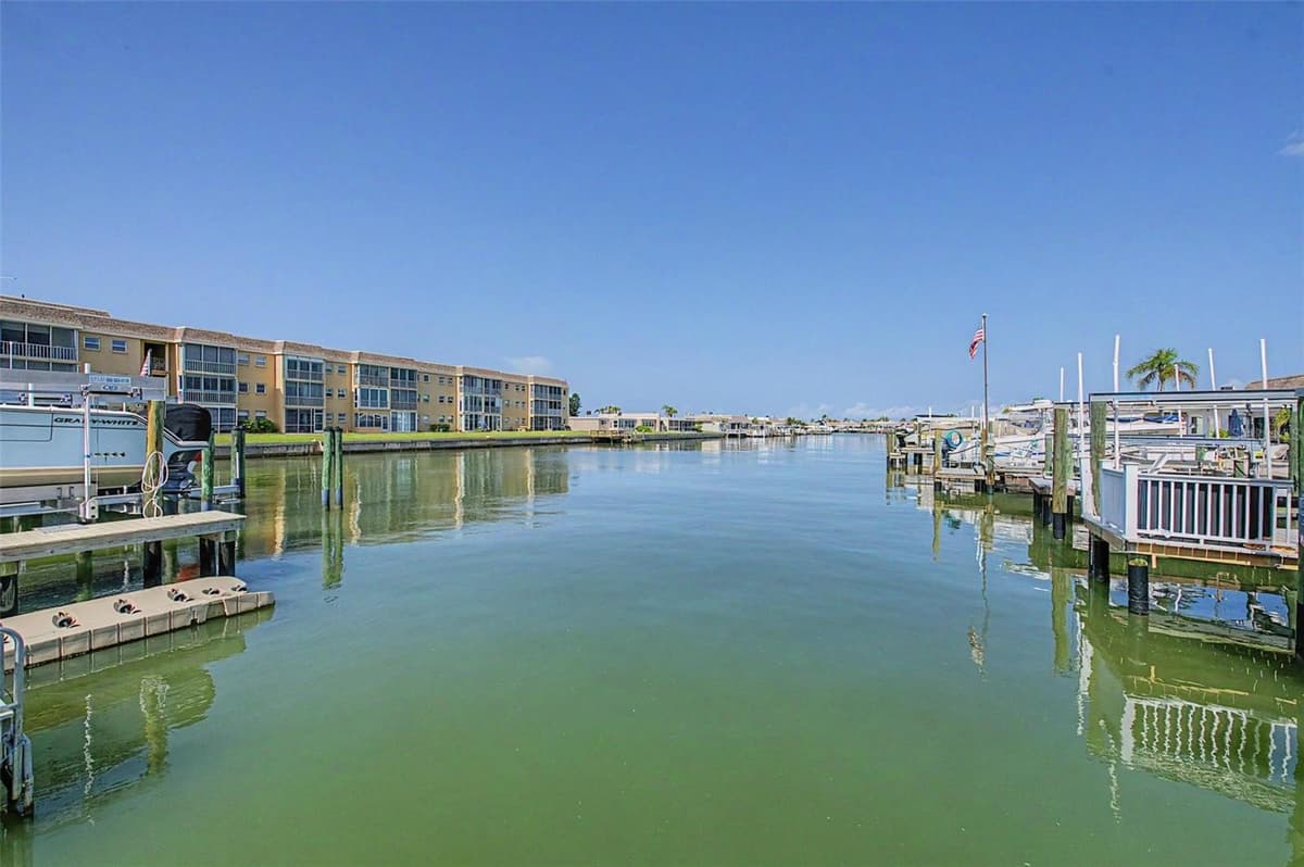 144 BOCA CIEGA POINT BOULEVARD — photo 38 of 45