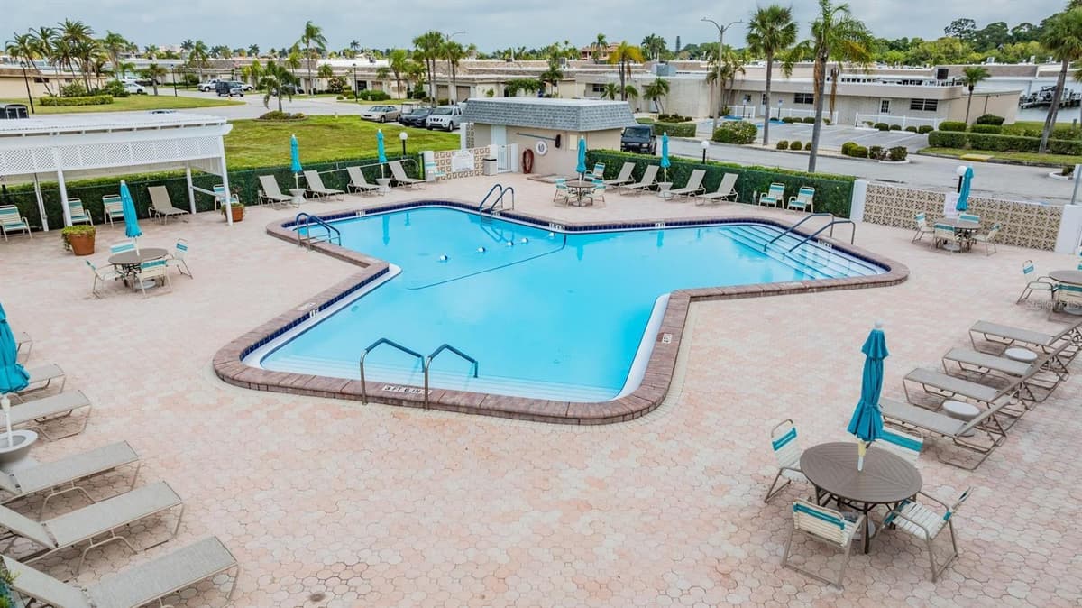 144 BOCA CIEGA POINT BOULEVARD — photo 35 of 45