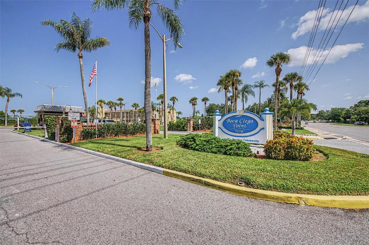 144 BOCA CIEGA POINT BOULEVARD — photo 32 of 45